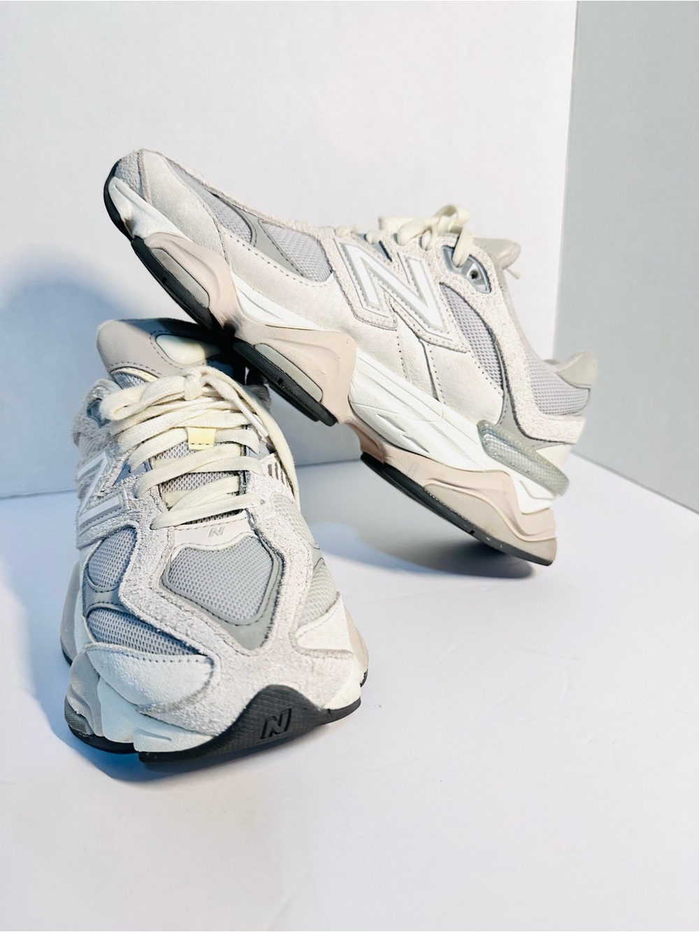 New Balance Women's Cream/Gray Retro-Style Sneakers